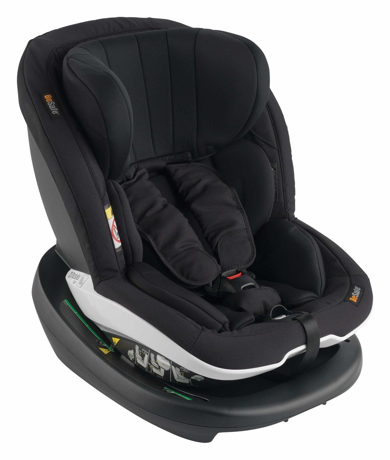 Le siège auto BeSafe iZi Modular i-Size vu de trois quarts, sur fond blanc.