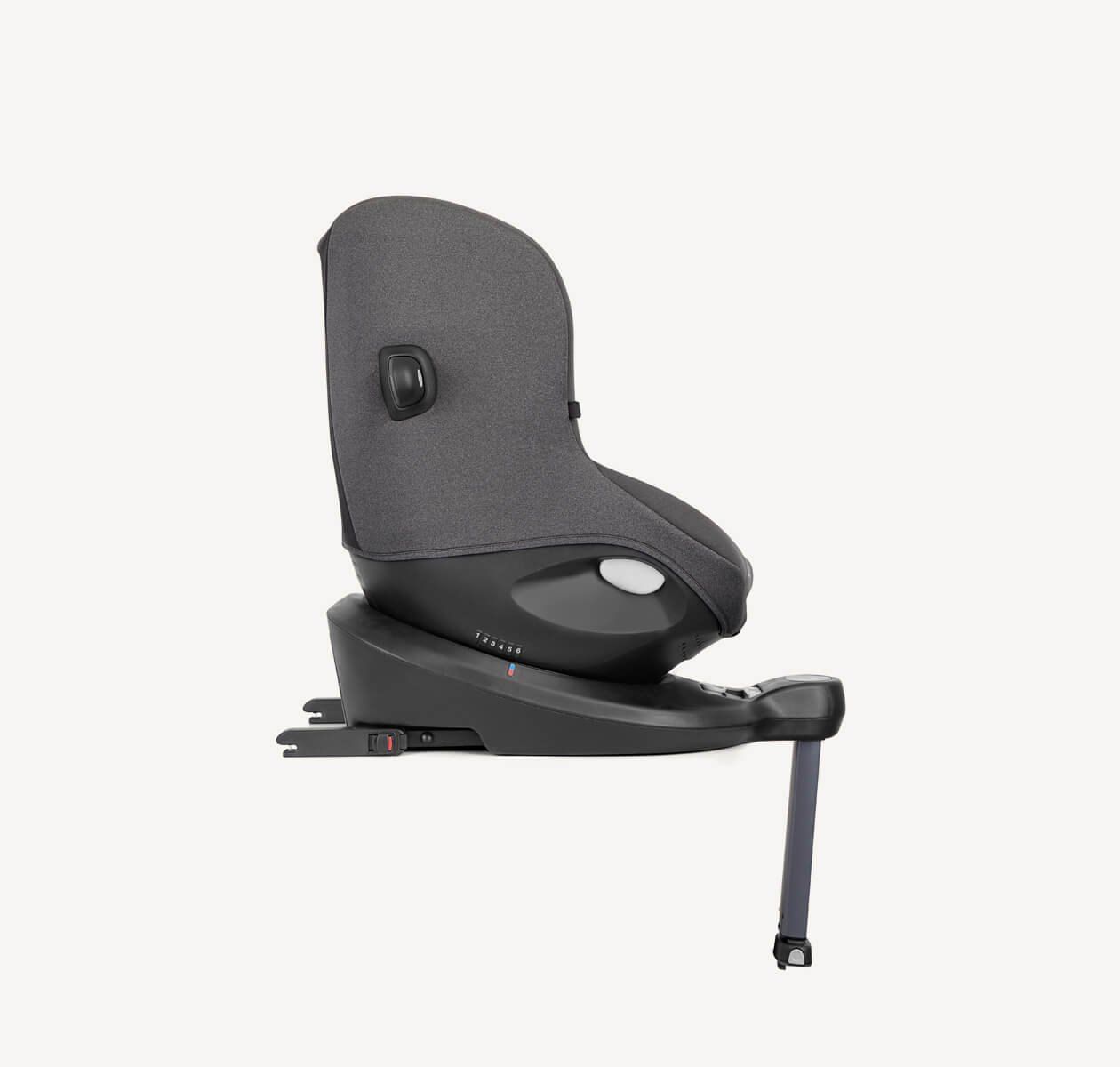 Siège Joie i-Spin 360 E vu de profil, face à la route