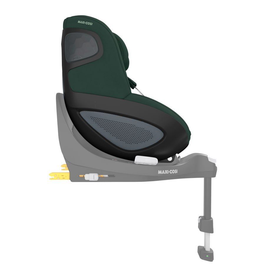 Maxi-Cosi Pearl 360 de profil, face à la route