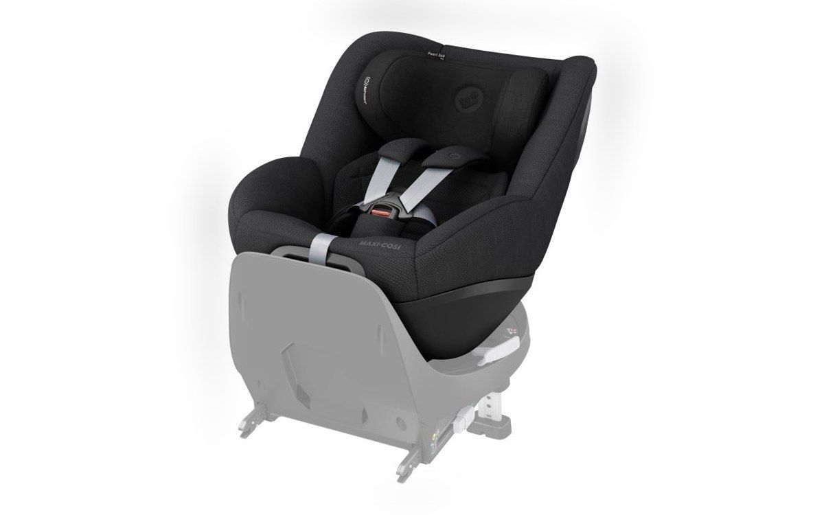 Siège auto pivotant Maxi-Cosi Pearl 360 Pro, coloris noir, vu de trois quarts