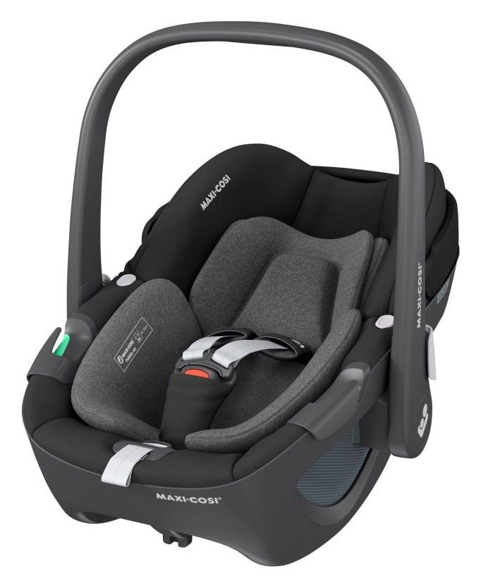 Coque bébé Maxi-Cosi Pebble 360, coloris noir, vue de trois quarts