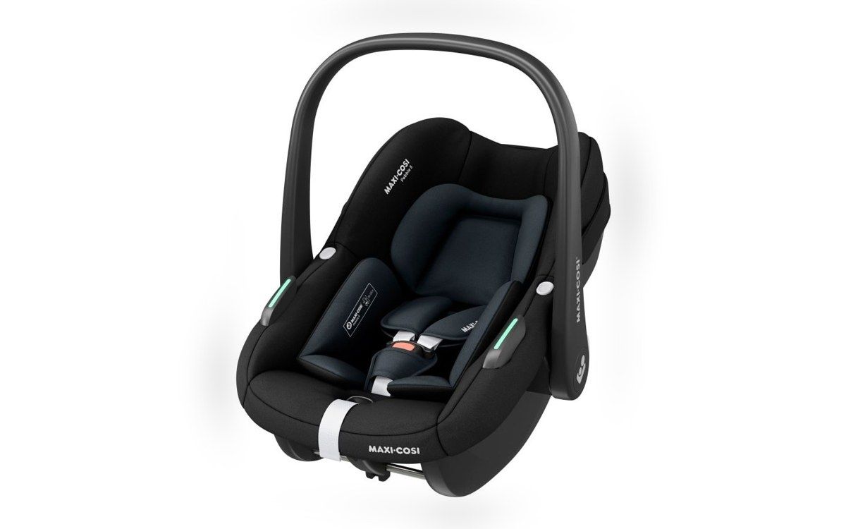 Coque bébé Maxi-Cosi Pebble S, coloris noir, vue de trois quarts