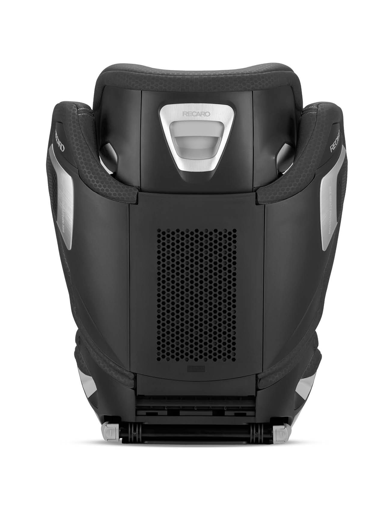 Le dos du Recaro Axion 1, avec sa grille d'aération et la poignée de réglage de l'appui-tête